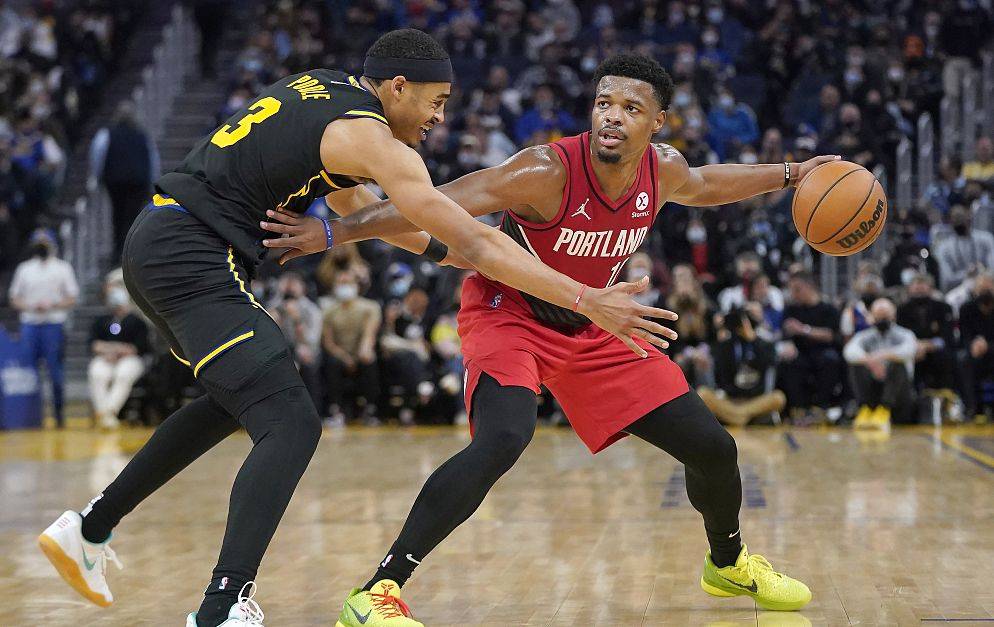 包含里昂客场小胜,继续保持在积分榜前三的位置的词条 包含里昂客场小胜,继续保持在积分榜前三的位置的词条