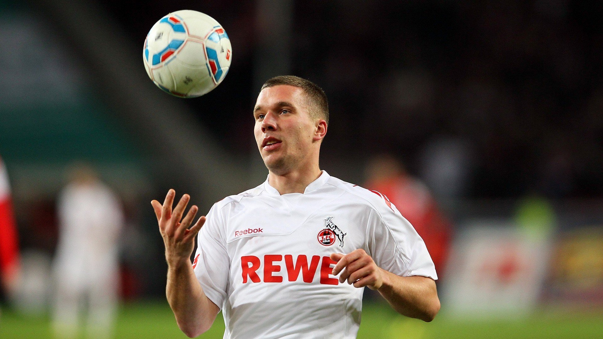 开云体育中国-绿茵东升，当中国力量轻取曼联，梅西以高光定义唯一